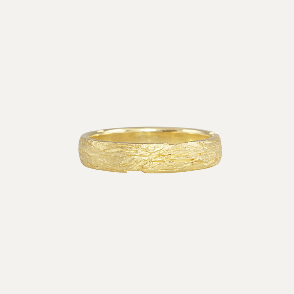 14K Yellow Gold Cracked Wood Grain Men's Wedding Band Ring