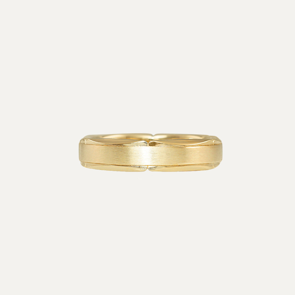 18K Yellow Gold Scalloped Men's Wedding Band Ring