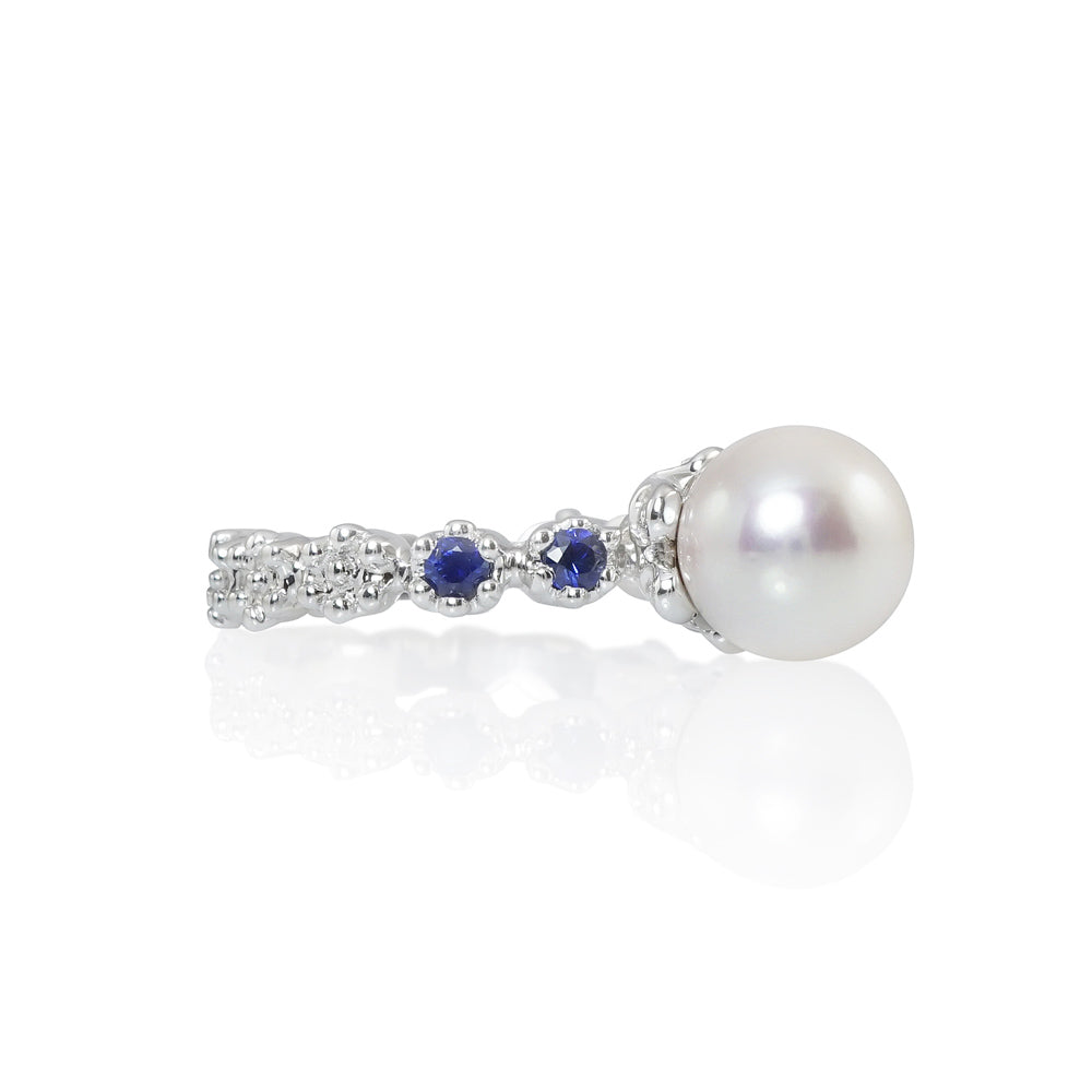 Britt Flower Pearl Ring with Sapphire for Dacia