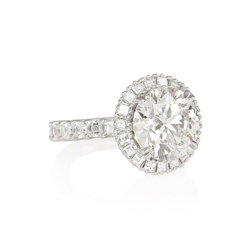 Glamorous Round and Carré Halo Engagement Ring for Toula